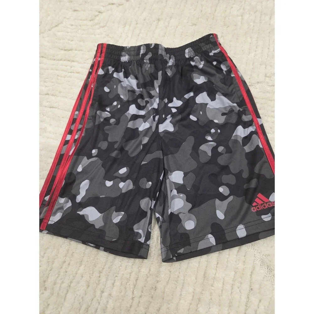 Shorts name brand Boys Blk/Gry Camo Red Stripe Football Soccer SZ 14/16 NWOT B14